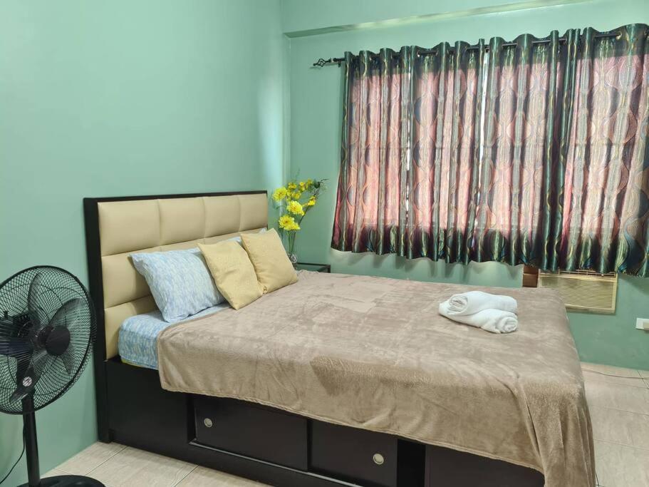 Affordable Staycation In Valleygolf Cainta Exterior photo